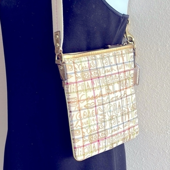 Coach Tattersall Graffiti Swingpack No. KO868-42239 EUC - Picture 6 of 15